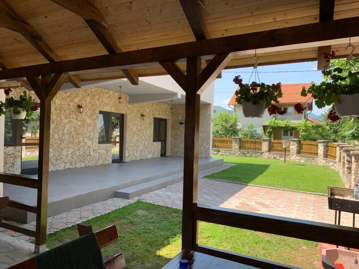 Casa Roka Apartment Ieşelniţa Bagian luar foto